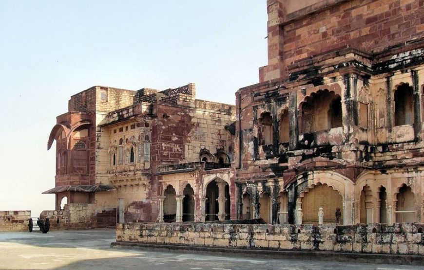 Jodhpur – Jaisalmer – Barmer – Udaipur – 8 Days